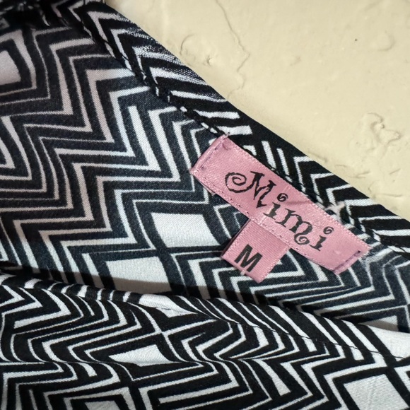 Women’s flowy shirt size M - Picture 4 of 5